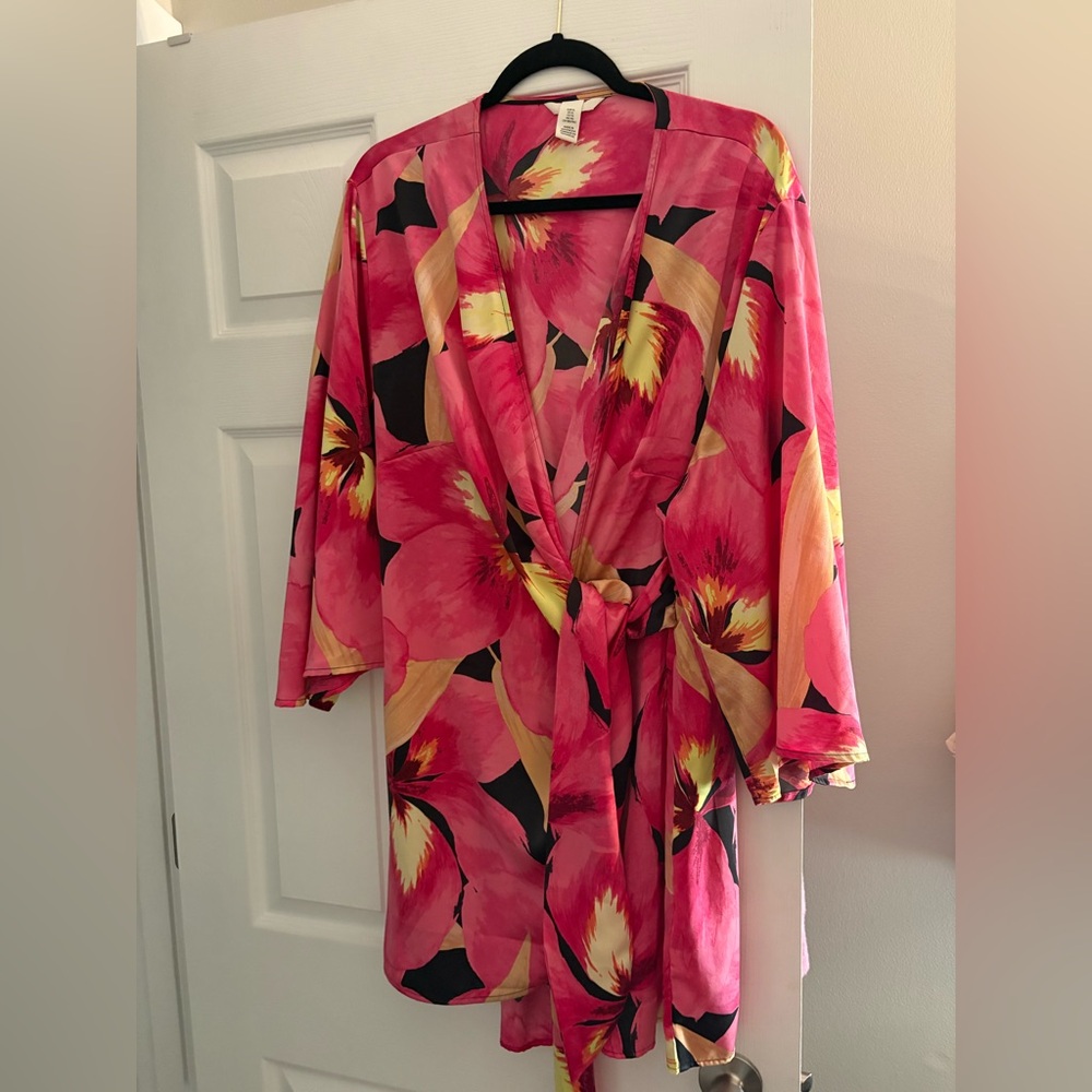 Bold Floral Kimono Robe